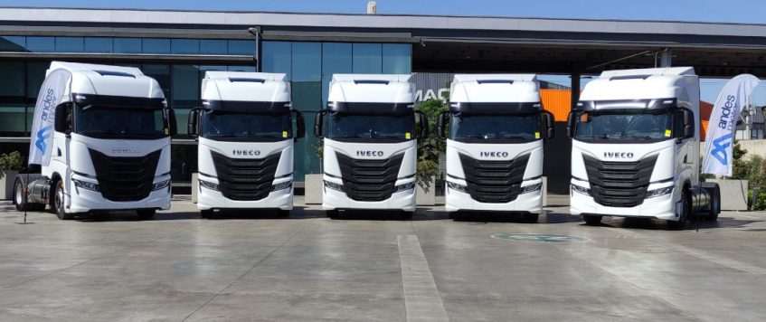 Iveco trae a Chile versión a GNL de su camión S-Way y reafirma alianza con Transportes San Gabriel